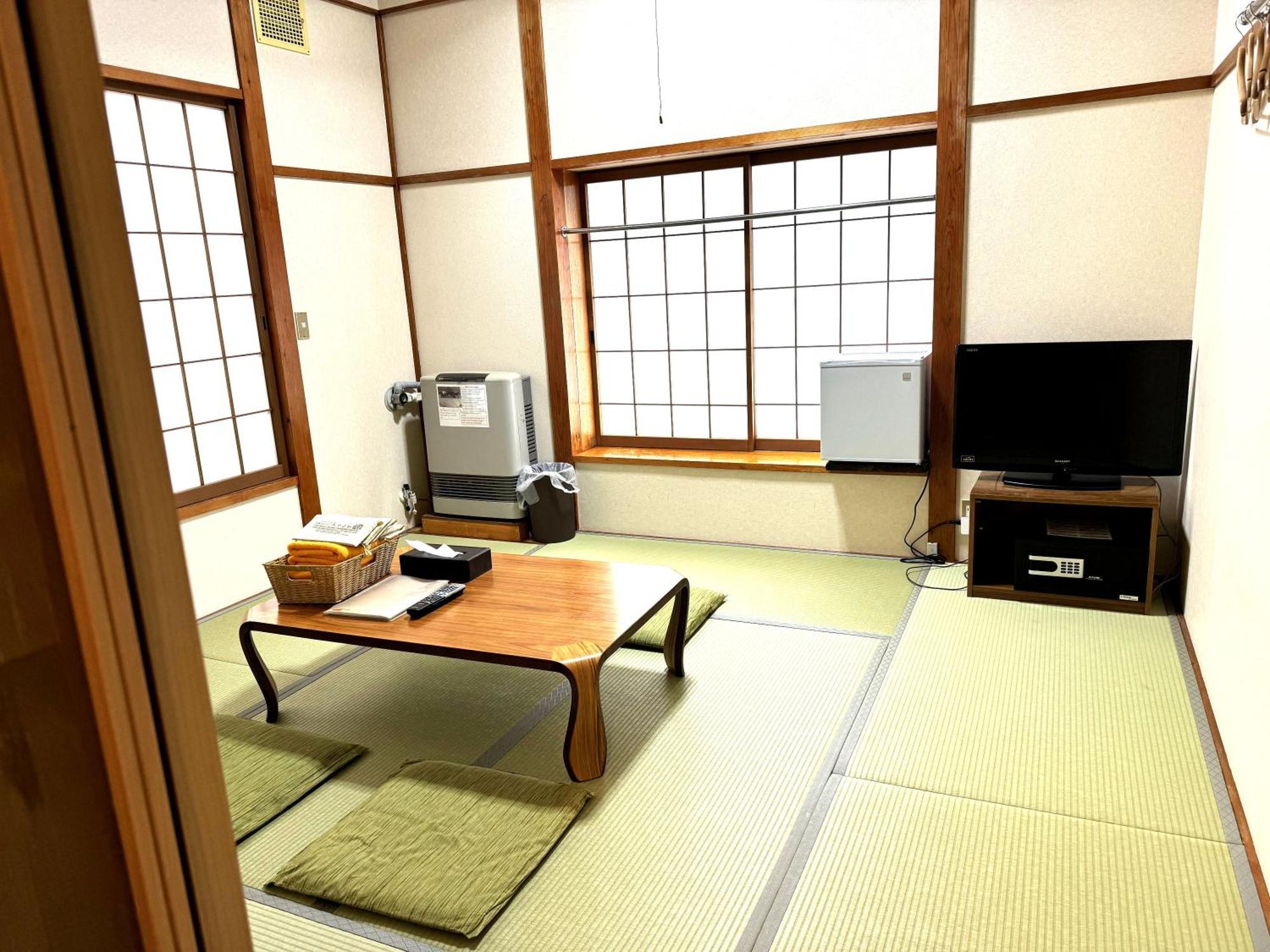 Nozawaonsen Guest House Miyazawa מראה חיצוני תמונה